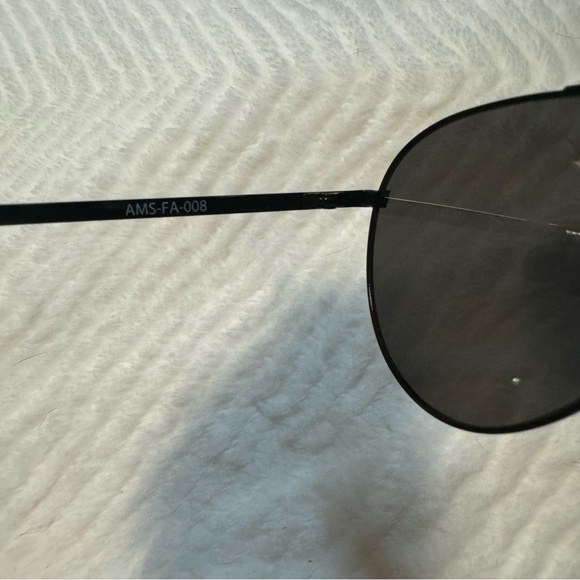 Amber Sceats Women’s Black Metal Aviator Sunglasses w/Geometric Print on Frames - Picture 7 of 9